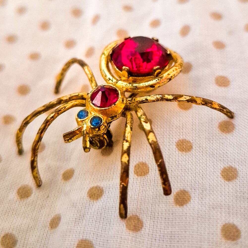 Vintage 1970s Gold Tone Spider Brooch Red Rhinestones Blue Eyes